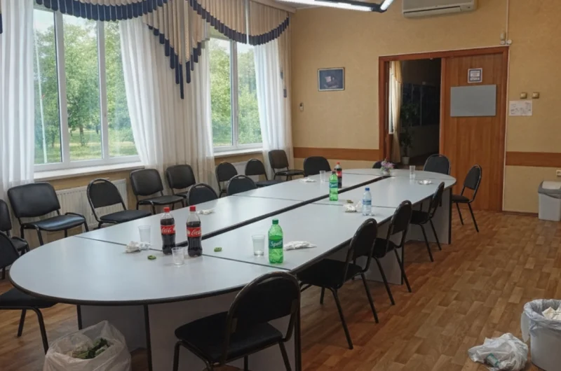 Curățenie regulată a sălii de conferințe - înainte de curățenie