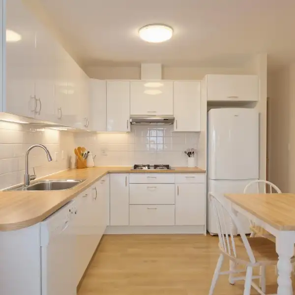 Apartament cu zonă de bucătărie intens utilizată - după curățenie